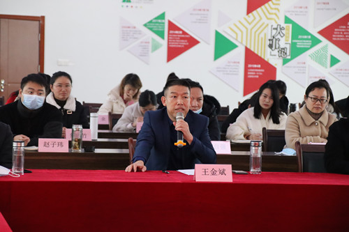 董事长_副本.jpg 董事长_副本.jpg