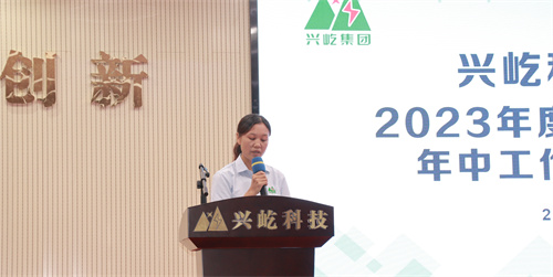 张莹莹.jpg 张莹莹.jpg